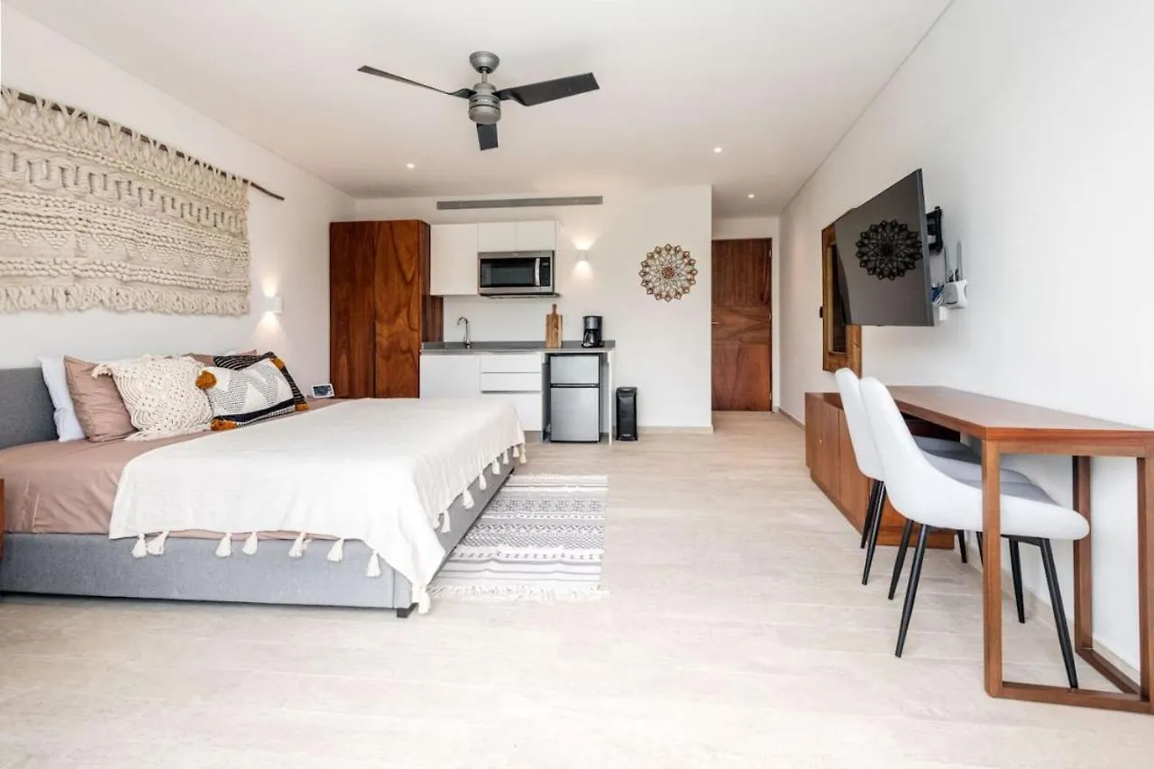 Free Beach Club!Cielo Studio Lagunas Central Park Tulum Apartment